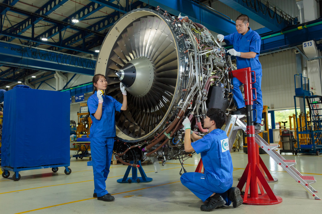 MTU Maintenance signs exclusive CFM56-5B contract with GoAir - MTU Aero ...